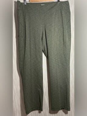 Duluth Trading Co Olive Green Pants 2X x 31